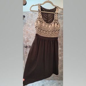 Cynthia Rowley sleeveless dress with POCKETS and geometric black white fabric